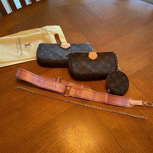 Designer inspired new: 2 pochette’s, 1 coin, gold tone chain and pink strap.